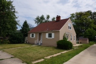 1052 S 4th St, Aurora, IL 60505 photo 1