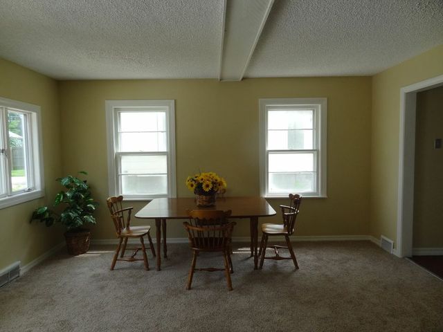 1052 S 4th St, Aurora, IL 60505 photo 8