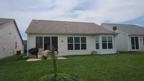 2824 Beacon Pt, Elgin, IL 60124 photo 3