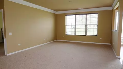 2824 Beacon Pt, Elgin, IL 60124 photo 6