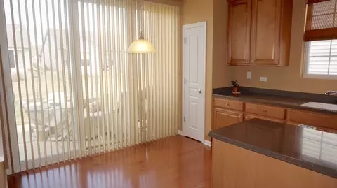 2824 Beacon Pt, Elgin, IL 60124 photo 8