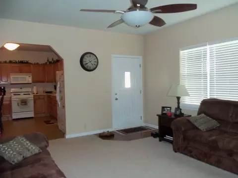417 E Walnut St, Oglesby, IL 61348 photo 4