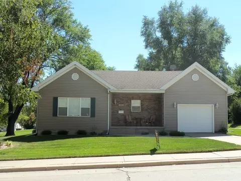 417 E Walnut St, Oglesby, IL 61348 photo 2
