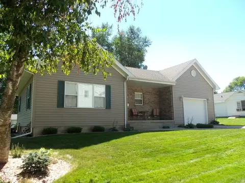 417 E Walnut St, Oglesby, IL 61348 photo 1