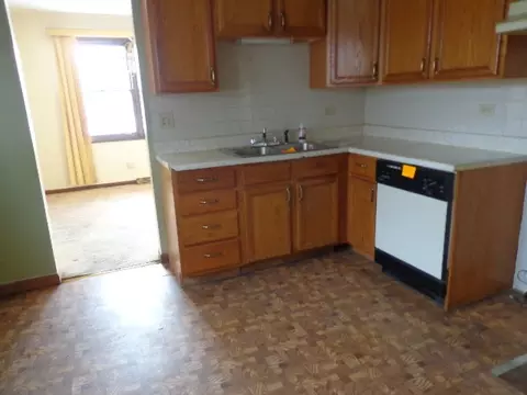 2638 E 142 St, Burnham, IL 60633 photo 5