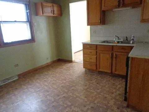 2638 E 142 St, Burnham, IL 60633 photo 4