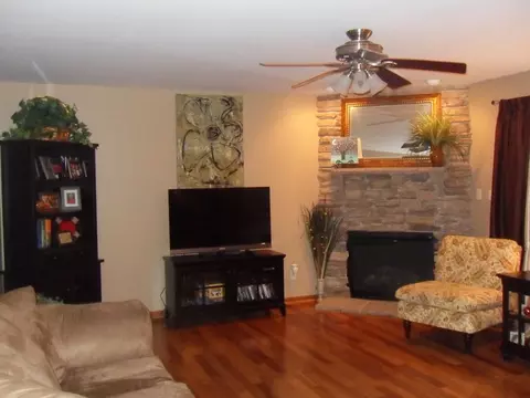 938 Evans St, Ottawa, IL 61350 photo 4