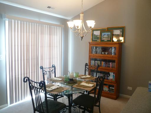 2374 Georgetown Cir, Aurora, IL 60503 photo 2