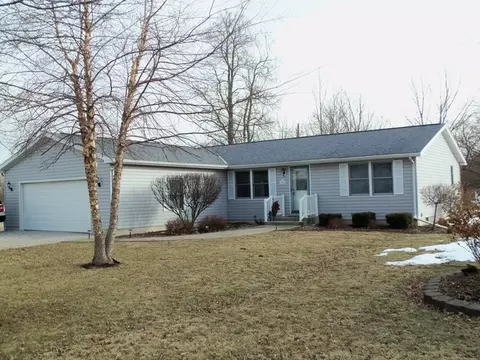 704 8th St, Mazon, IL 60444 photo 2