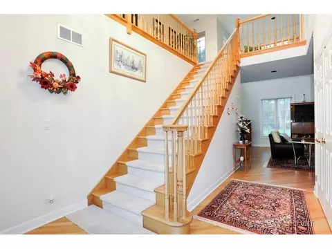 1583 S Vermont St, Rolling Meadows, IL 60008 photo 2