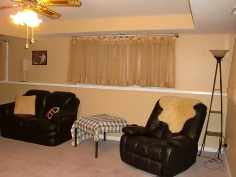 1040 Harrison Ln, Hoffman Estates, IL 60192 photo 6