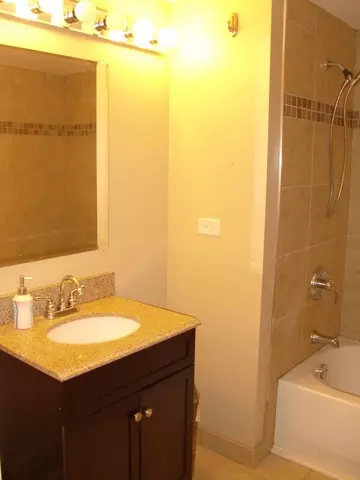 1040 Harrison Ln, Hoffman Estates, IL 60192 photo 7