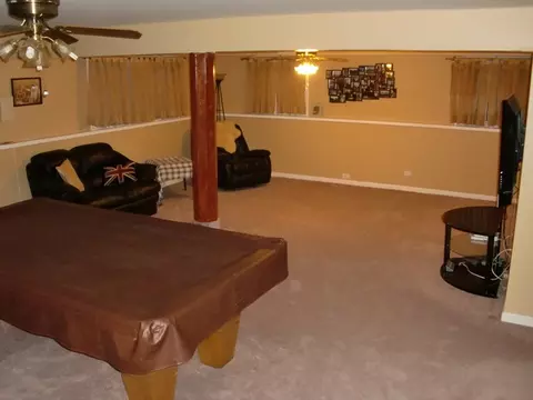 1040 Harrison Ln, Hoffman Estates, IL 60192 photo 5