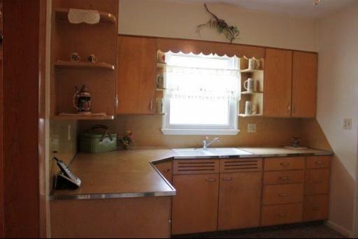 304 S Hall St, Morrison, IL 61270 photo 3