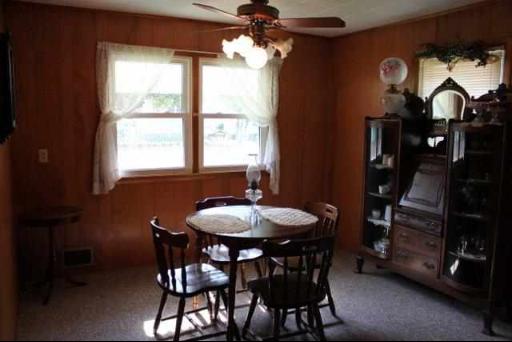 304 S Hall St, Morrison, IL 61270 photo 11