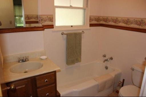 304 S Hall St, Morrison, IL 61270 photo 7