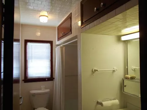 417 W Devlin St, Spring Valley, IL 61362 photo 4