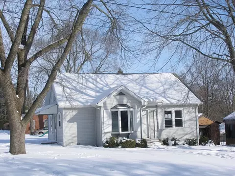 1729 West St, Peru, IL 61354 photo 1