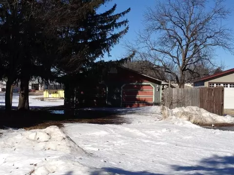 408 Ross St, Walnut, IL 61376 photo 3