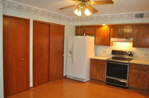 1472 N Rock Run Dr #2B, Crest Hill, IL 60403 photo 4
