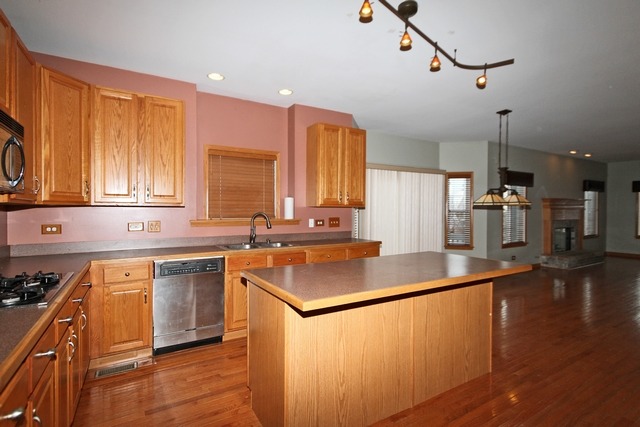 1572 Southgate Ct, Bartlett, IL 60103 photo 4
