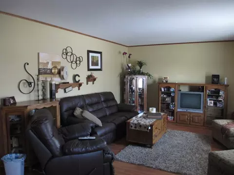 2804 Debo Dr, Peru, IL 61354 photo 2