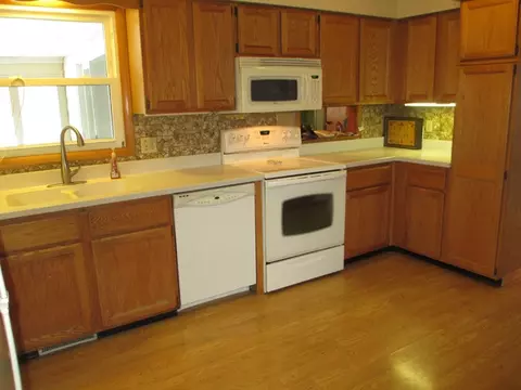 1015 26th St, Peru, IL 61354 photo 6