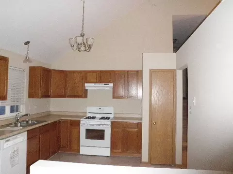 1854 Eagle Dr, Morris, IL 60450 photo 2