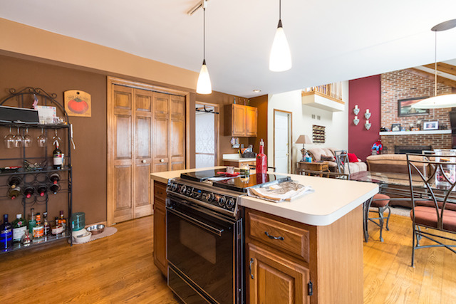 1135 Gulf Keys Rd, Elgin, IL 60120 photo 6