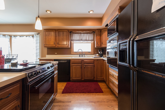 1135 Gulf Keys Rd, Elgin, IL 60120 photo 7