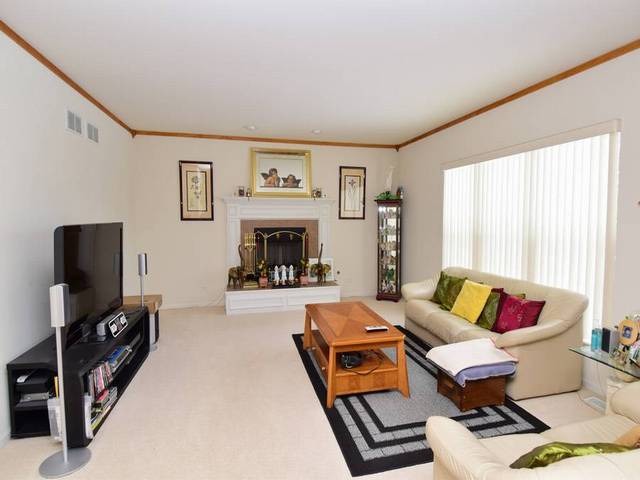 2120 Fieldcrest Dr, Bartlett, IL 60103 photo 2