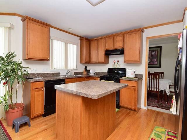 2120 Fieldcrest Dr, Bartlett, IL 60103 photo 3