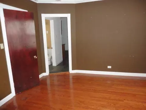 7811 S Champlain Ave, Chicago, IL 60619 photo 3