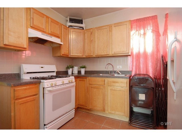 7152 S Artesian Ave, Chicago, IL 60629 photo 4