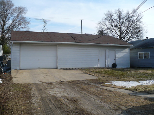 550 E 4th St, Lockport, IL 60441 photo 12