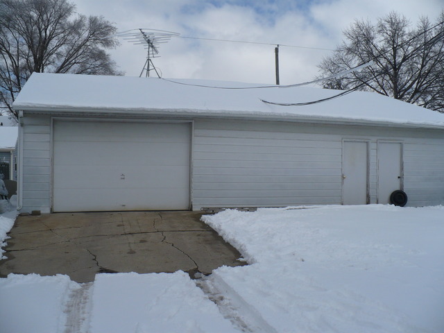 550 E 4th St, Lockport, IL 60441 photo 13