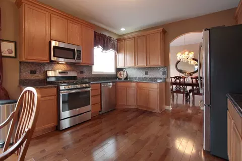 2413 Brookridge Dr, Plainfield, IL 60586 photo 8