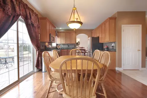 2413 Brookridge Dr, Plainfield, IL 60586 photo 9