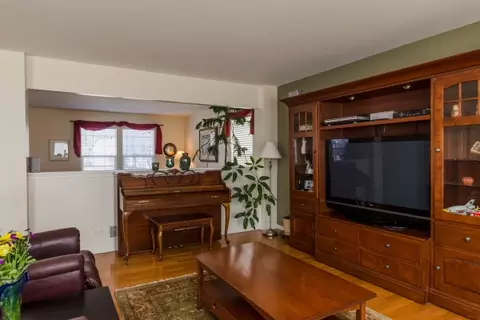 2379 Avalon Ct, Aurora, IL 60503 photo 7