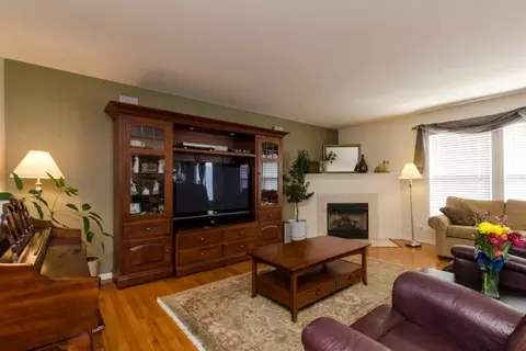 2379 Avalon Ct, Aurora, IL 60503 photo 6