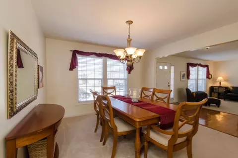 2379 Avalon Ct, Aurora, IL 60503 photo 5
