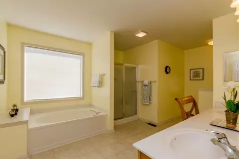 2379 Avalon Ct, Aurora, IL 60503 photo 19