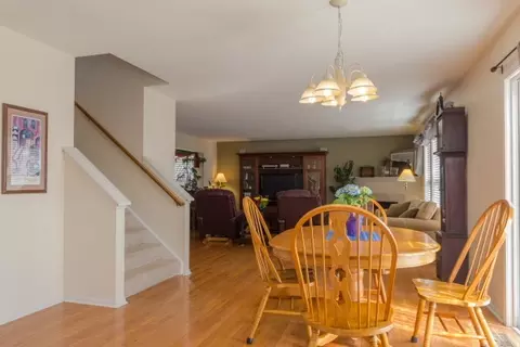 2379 Avalon Ct, Aurora, IL 60503 photo 9