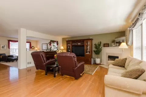 2379 Avalon Ct, Aurora, IL 60503 photo 8