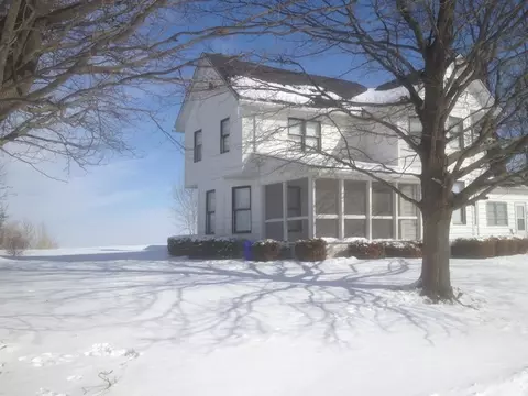 5833 Scheider Rd, Freeport, IL 61032 photo 1