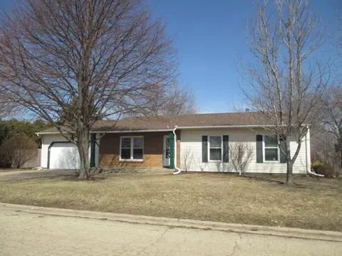 32 Trinity Pl, Spring Valley, IL 61362 photo 1