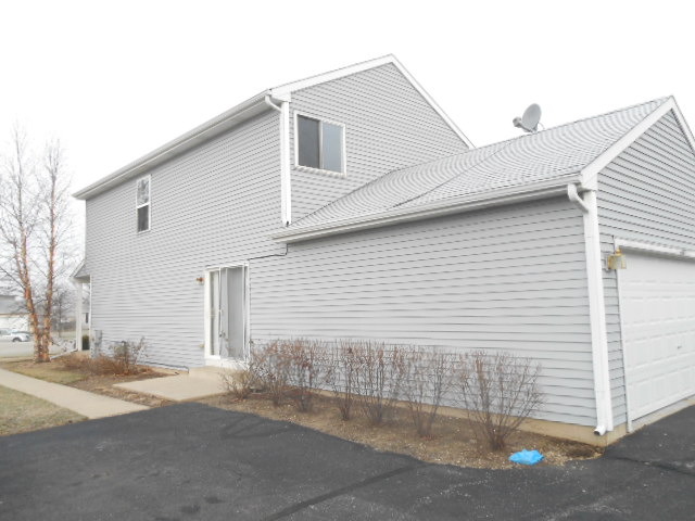 417 Andrea Ct, Harvard, IL 60033 photo 1