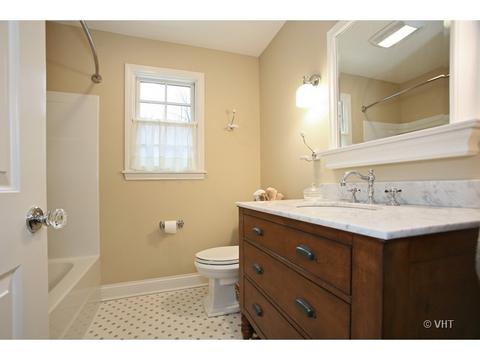26 W280 Menomini Dr, Wheaton, IL 60189 photo 17