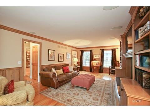 26 W280 Menomini Dr, Wheaton, IL 60189 photo 5