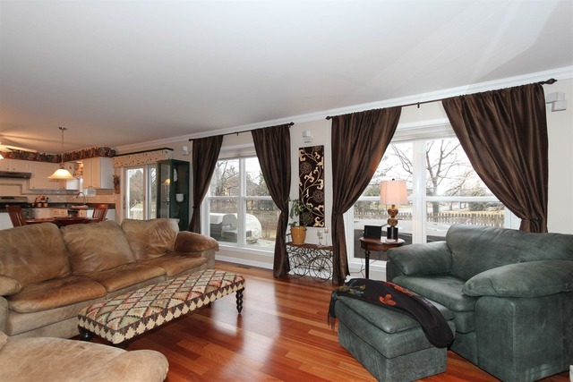 1520 Derby Ln, Bartlett, IL 60103 photo 8